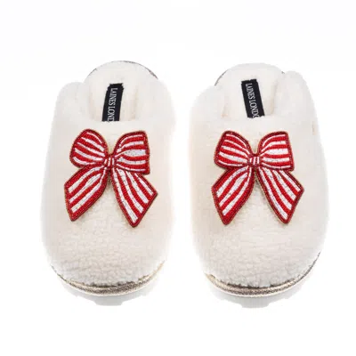 Laines London Women's Neutrals / White Teddy Closed Toe Slippers With Red Stripe Bow Brooches - Cream