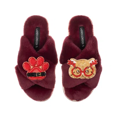 Laines London Women's Red Classic Slippers With Christmas Golden British Shorthair Cat & Paw Brooches - Limited Ed In Burgundy