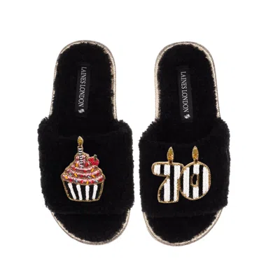 Laines London Women's Teddy Toweling Slipper Slider With Stripe 70th Birthday & Cake Brooches - Black