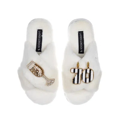 Laines London Women's White Classic Laines Slippers With Stripe 70th Birthday & Glass Of Champagne Brooches - Crea