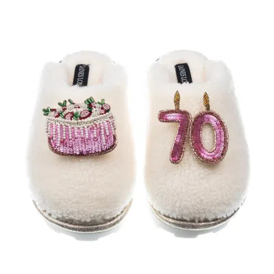 Laines London Women's White Teddy Closed Toe Slippers With 70th Birthday & Cake Brooches - Cream