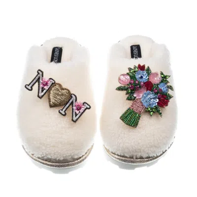 Laines London Women's White Teddy Closed Toe Slippers With Mother's Day Flower Bouquet & Nan Brooches - Cream