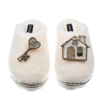 Laines London Women's White Teddy Closed Toe Slippers With New Home Brooches - Cream
