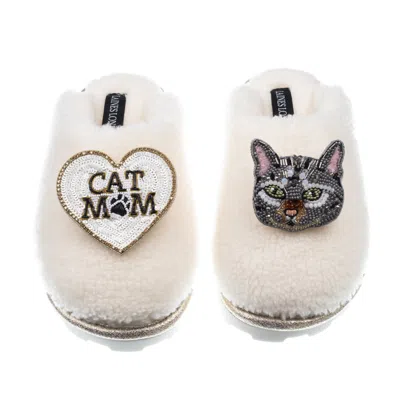 Laines London Women's White Teddy Closed Toe Slippers With Pebbles Cat & Cat Mum / Mom Brooches - Cream