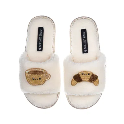Laines London Women's White Teddy Slider Slippers With Laines Loveables Coffee & Croissant Brooches - Cream
