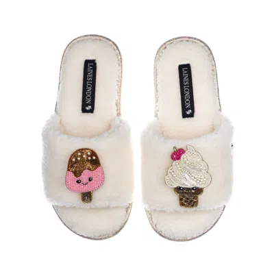 Laines London Women's White Teddy Slider Slippers With Laines Loveables Ice Lolly & Ice Cream Brooches - Cream