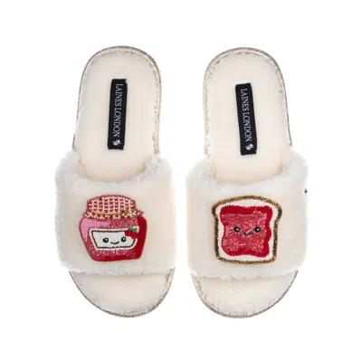 Laines London Women's White Teddy Slider Slippers With Laines Loveables Jam & Toast Brooches - Cream