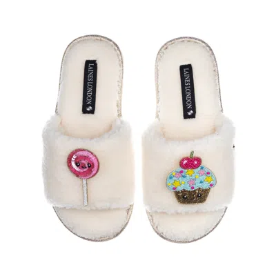 Laines London Women's White Teddy Slider Slippers With Laines Loveables Lollipop & Cupcake Brooches - Cream