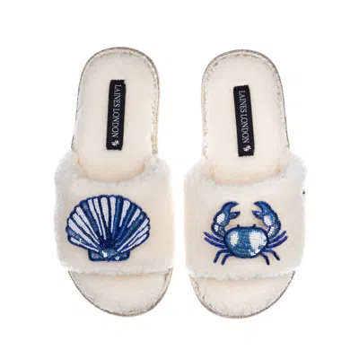 Laines London Women's White Teddy Toweling Slipper Slider With Mediterranean Shell & Crab Brooches - Cream