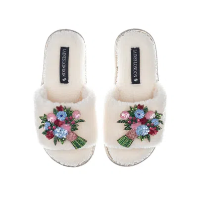 Laines London Women's White Teddy Toweling Slipper Sliders With Double Flower Bouquet Brooches - Cream