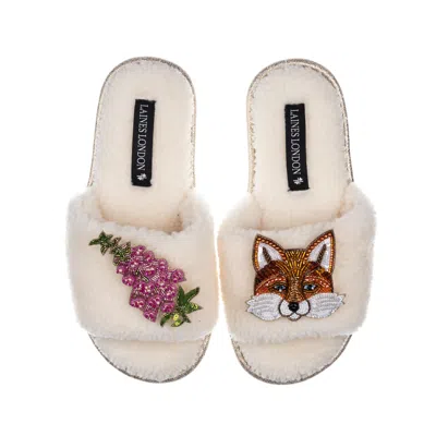 Laines London Women's White Teddy Toweling Slipper Sliders With Pink Foxglove Flowers & Fox Brooches - Cream