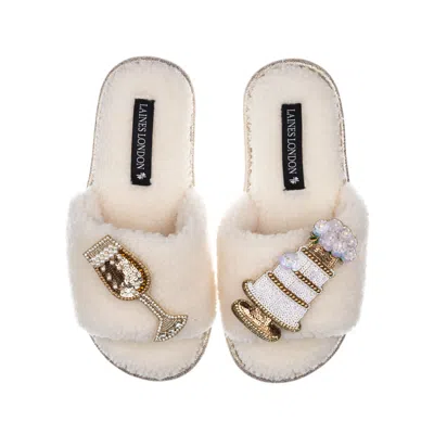 Laines London Women's White Teddy Toweling Slipper Sliders With Wedding Cake & Champagne Brooches - Cream