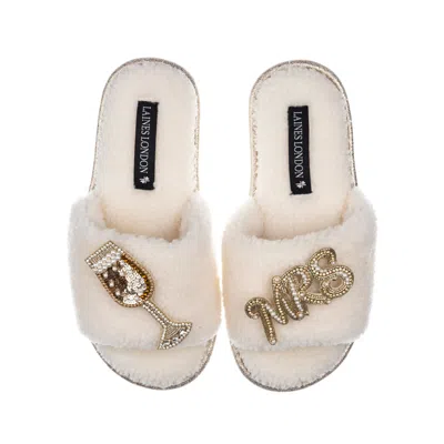 Laines London Women's White Teddy Toweling Slipper Sliders With Wedding Champers & Mrs Brooches - Cream