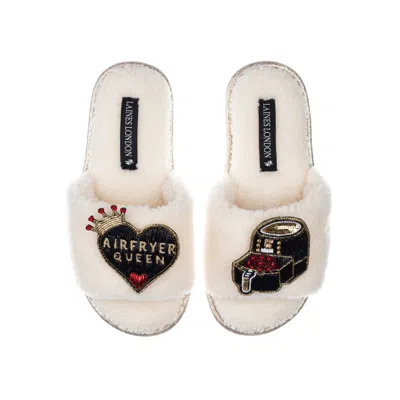 Laines London Women's White Teddy Towelling Laines X Juliet Sears Slipper Sliders With Airfryer Queen Brooches - C