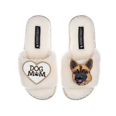 Laines London Women's White Teddy Towelling Sliders With Roxy The German Shepherd & Dog Mum/mom Brooches - Cream