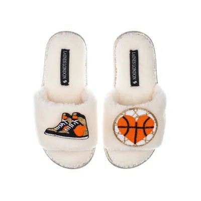 Laines London Women's White Teddy Towelling Slipper Sliders With Basketball Lover Brooches - Cream