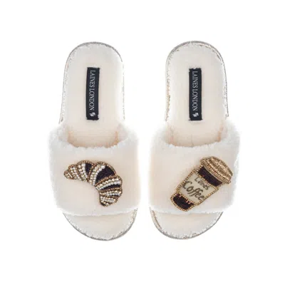 Laines London Women's White Teddy Toweling Slipper Sliders With Coffee & Croissant Brooches - Cream