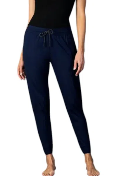 Laird Everyday Performance Jogger In Navy In Blue