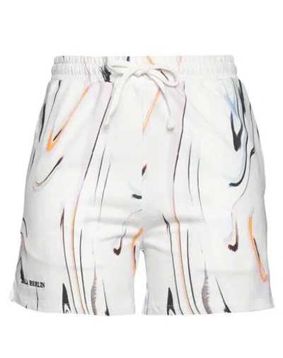 Lala Berlin Woman Shorts & Bermuda Shorts White Size M Cotton