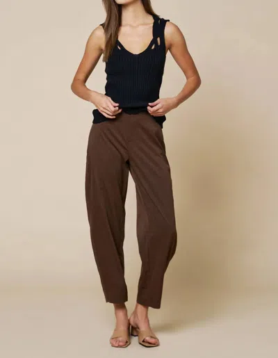Lalavon High Waist Barrel Trousers In Brown In Blue