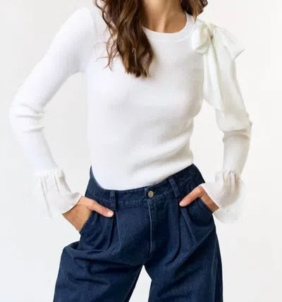 Lalavon Long Sleeve Bow Sweater Top In Ivory