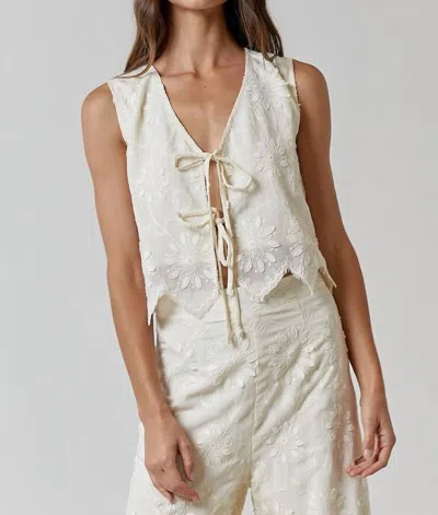 Lalavon Sleeveless Front Tie Top In Off White