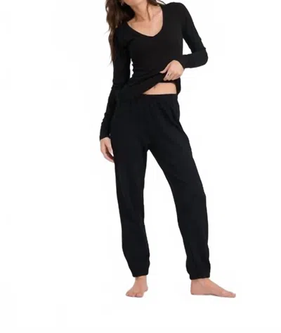 Lamade Esya V-neck Long Sleeve Top In Black