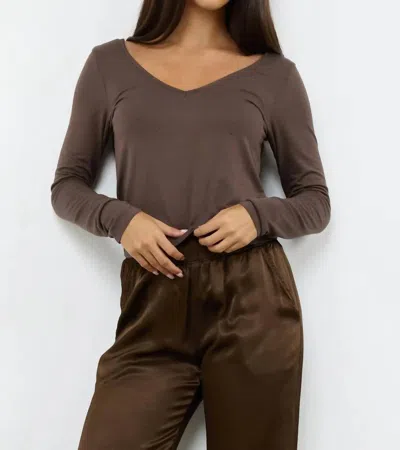 Lamade Esya V-neck Long Sleeve Top In Mahogany In Brown