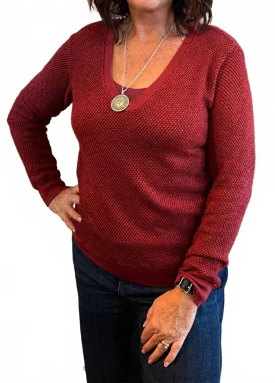 Lamade Gabrielle V Neck Pullover Sweater In Merlot In Red