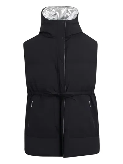Laminar Hooded Gilet In Black