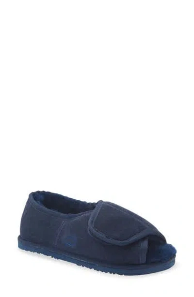 Lamo Open Toe Slipper In Navy