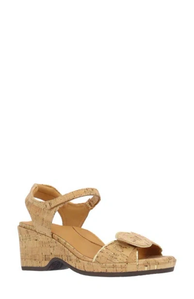 L'amour Des Pieds Marora Wedge Sandal In Natural/gold