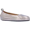 L'amour Des Pieds Zaliyah Flat In Taupe