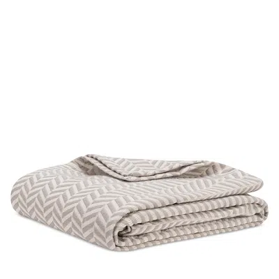 Lands Downunder Chevron Quilted Blanket In Light Gray