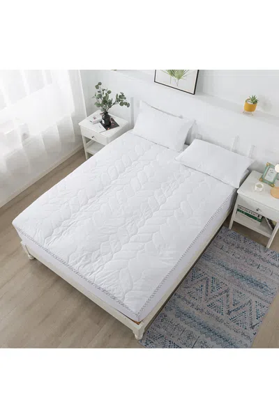 Lands' End Waverly Cotton Quilted Dual Chamber Down Alternative And Duck Feather Mattress Topper In White