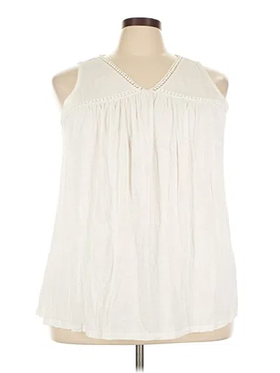 Pre-owned Lane Bryant Sleeveless T-shirt In Ivory