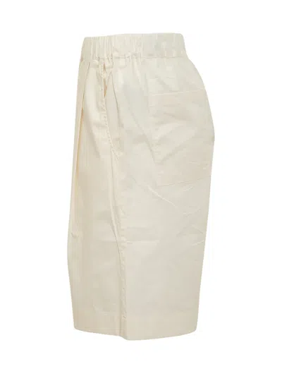 Laneus Stylish Mini Shorts For Summer Season In Panna