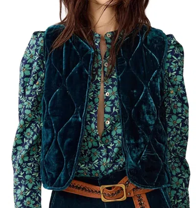 LANHTROPY WAVES SILK VELVET QUILTED VEST IN TEAL