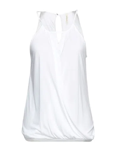 Lanston Tops In White