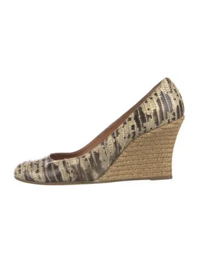 Pre-owned Lanvin Embossed Leather Animal Print Pumps In Neutral