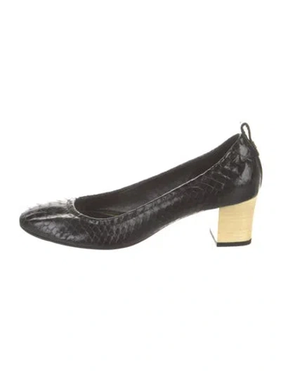 Pre-owned Lanvin Embossed Leather Pumps In Black
