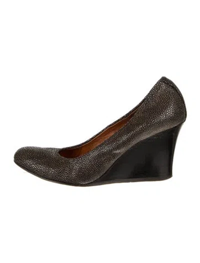 Pre-owned Lanvin Embossed Leather Pumps In Transparent