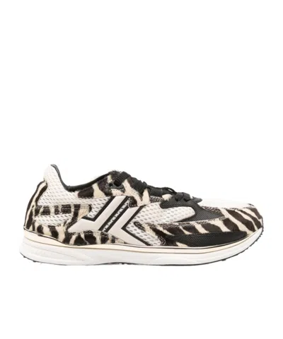 Lanvin Laced Sneakers In Bianca/nera
