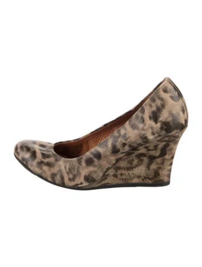 Pre-owned Lanvin Leather Animal Print Pumps In Neutrals