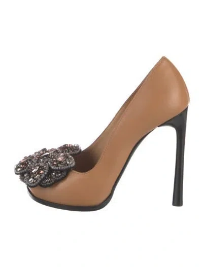 Pre-owned Lanvin Leather Crystal Embellishments Pumps In Neutral