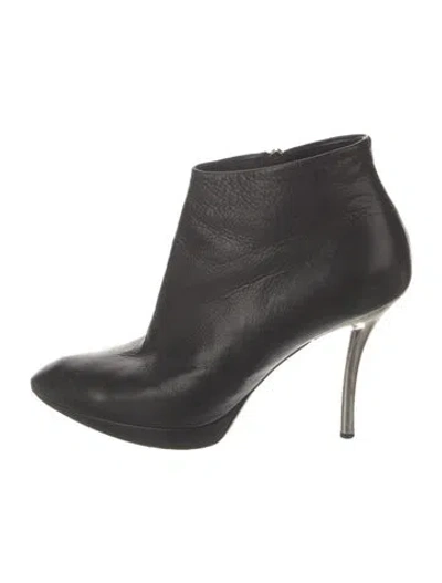 Pre-owned Lanvin Leather Pumps In Black