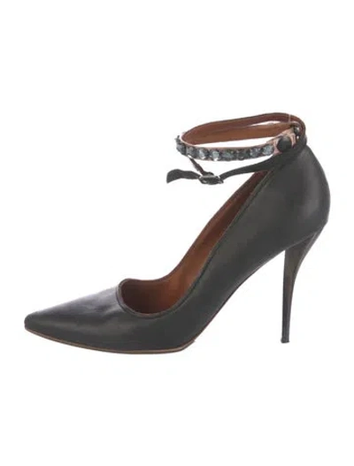 Pre-owned Lanvin Leather Pumps In Black