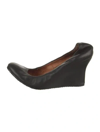 Pre-owned Lanvin Leather Pumps In Black