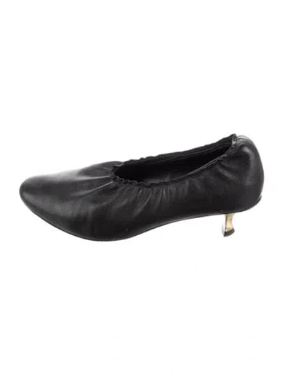 Pre-owned Lanvin Leather Pumps In Black
