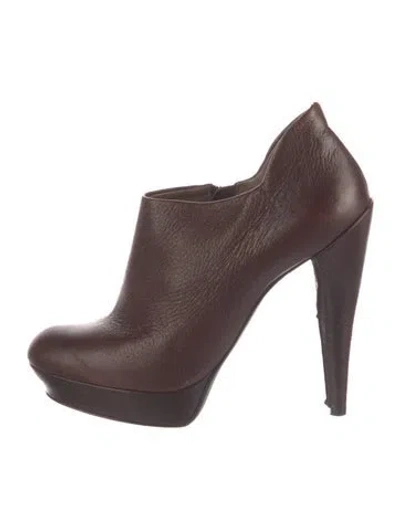 Pre-owned Lanvin Leather Pumps In Brown